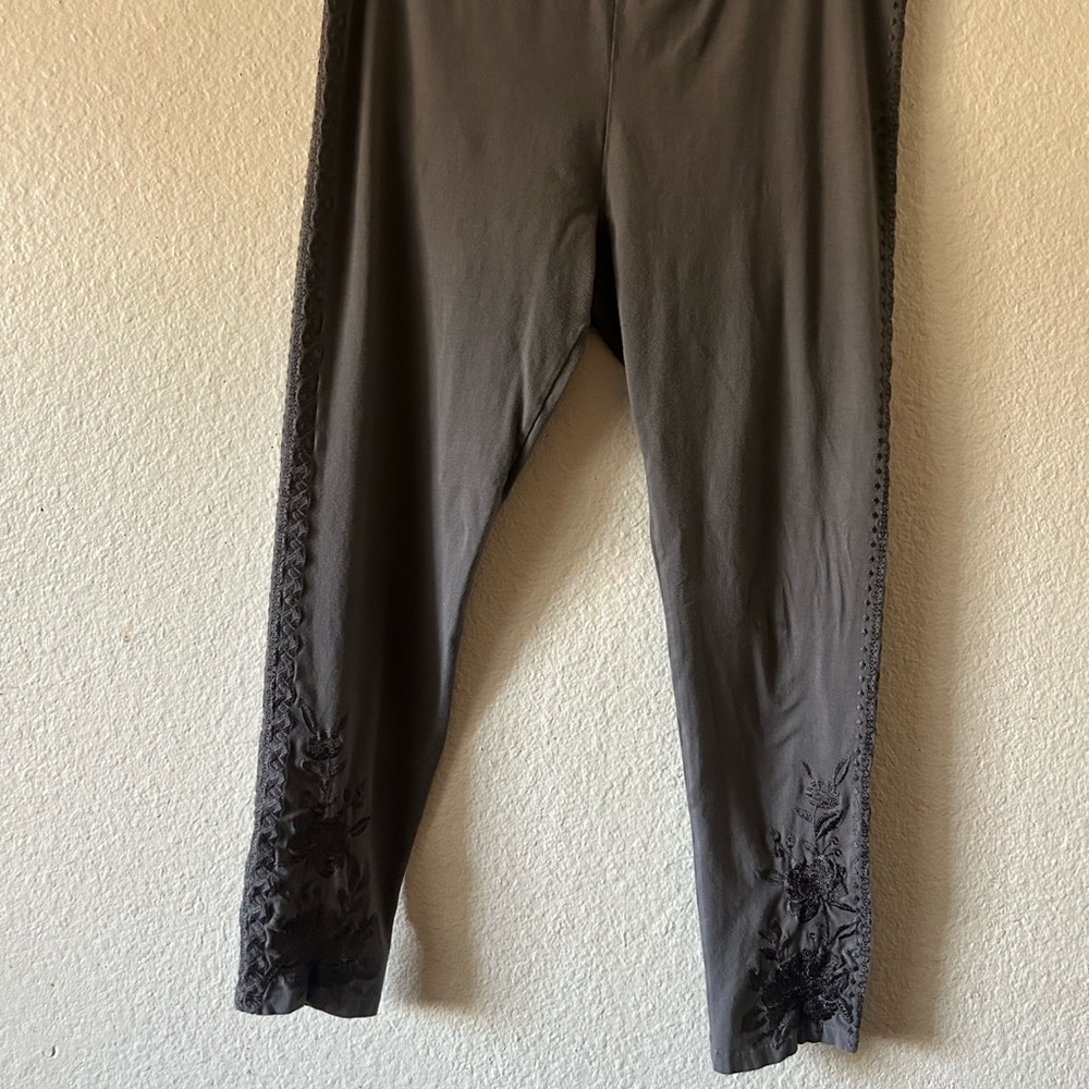 Women’s Johnny Was Gray Floral Embroidered Pants XL Boho Western Hippie - Picture 11 of 16
